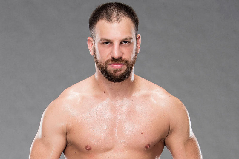 Drew Gulak Re-signs with WWE