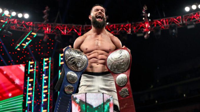 Finn Balor resigns a long term contract with WWE